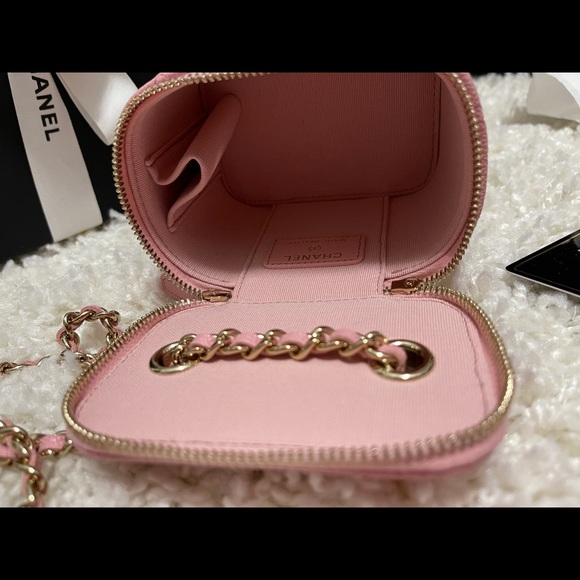 CHANEL Vanity on a Chain Pink Caviar ๐ - Picture 7 of 10